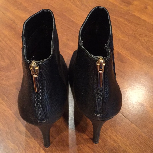 Thalia Sodi ankle boot with open toe. - Picture 3 of 8